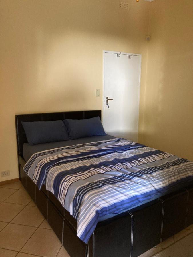 Ramblers Self Catering Accommodation Windhoek Exterior photo