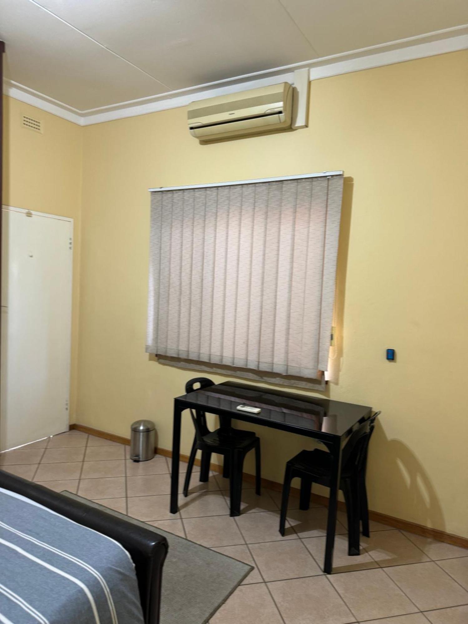 Ramblers Self Catering Accommodation Windhoek Exterior photo